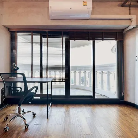 Central Bangkok Loft Style Skyline 100 Sq.M. Apt-3